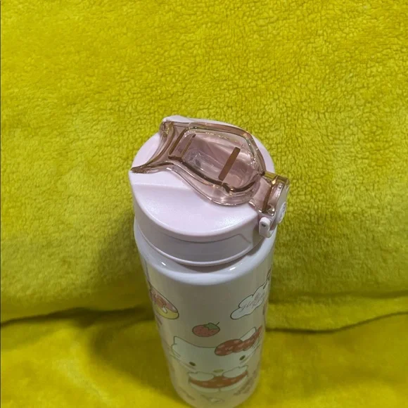Hello Kitty Strawberry Pink Bottle - Picture 2 of 6